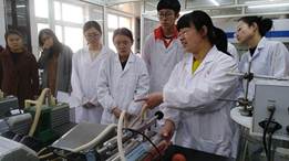 说明: F:\教务\2017教务文件\关于开展黑料网
第四届实验教学大奖赛的通知\预赛照片\微信图片_201711241504362.jpg